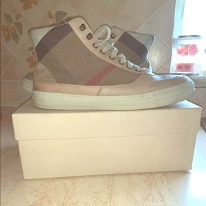 Men’s Burberry Sneaker Size 44. US 11
